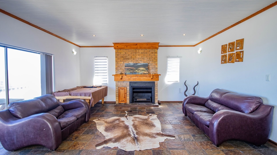 4 Bedroom Property for Sale in Pearl Bay Western Cape